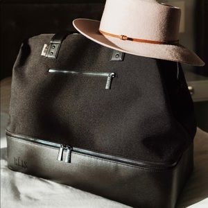 Beis The Weekender in Black